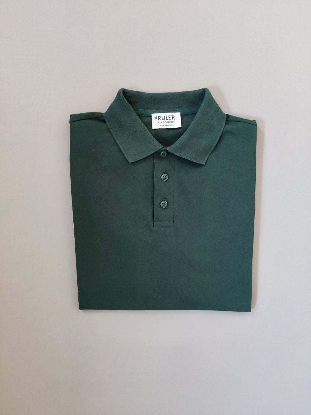 Das leichte Poloshirt