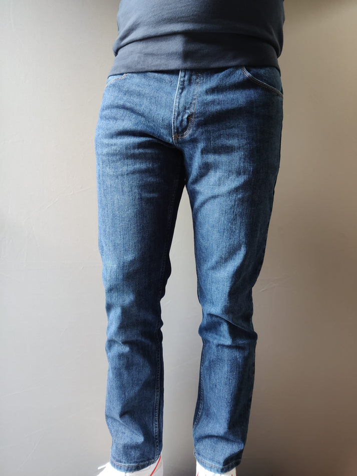 Wrangler Authentic Jeans (in Shorter Leg Sizes) – Ruler of London